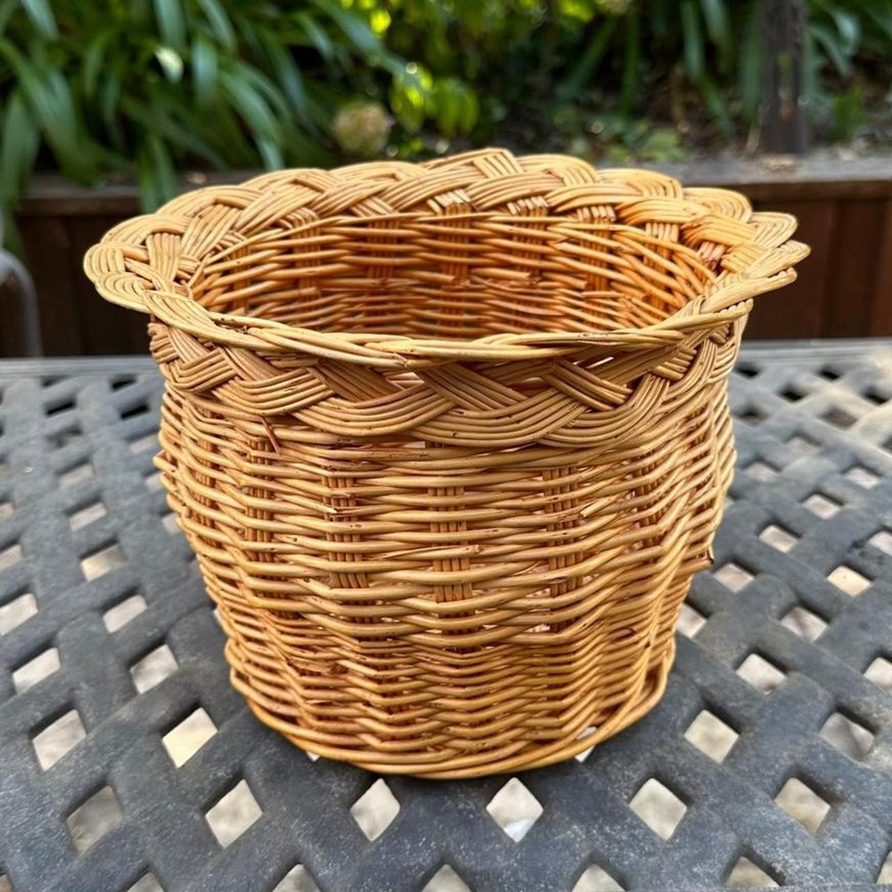 Wicker Basket with Scalloped Edge